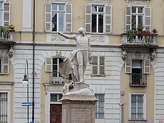 Torino: monumento a Guglielmo Pepe in piazza Maria Teresa.