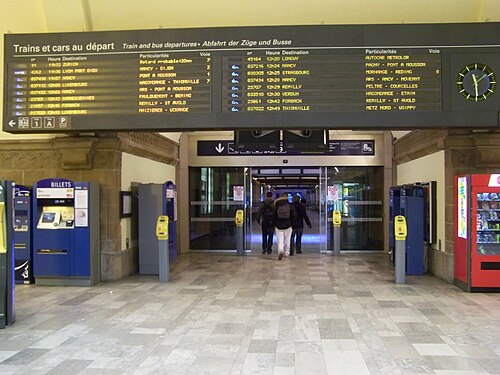 Tableau d'affichage de la gare de Metz