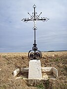 Autre calvaire au bord de la D 23, en direction de Noyers-Saint-Martin.