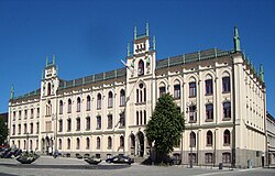 L'hôtel de ville.