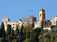 Le vieux village, vue de la nationale 7.