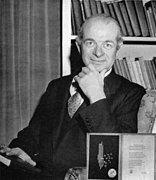 Linus Pauling in 1955a