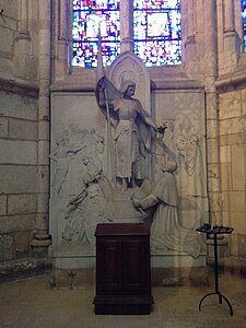 Monument à Jeanne d'Arc (1930), cathédrale Saint-Pierre de Beauvais.