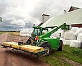 Merlo Multifarmer (version agricole) équipé d'un broyeur à l'arrière, (2007)