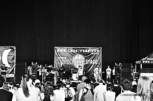 Senses Fail performing at Warped Tour in 2009