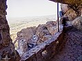 مشاهده نمای شهر از داخل سازه دست ساز