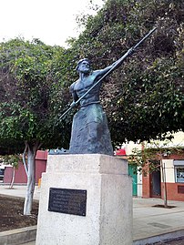 Escultura del guayre Adargoma (1989 —pasada a bronce en 2010-), obra de Manolo González Muñoz, en la Plaza de Santa Isabel, Las Palmas de Gran Canaria