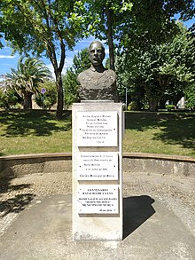 Busto do Soldado Milhões, na Praceta Herói Milhões em Murça.