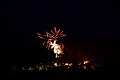 Vue d'un feu d'artifice tiré depuis le village de Beuil vu de la Condamine