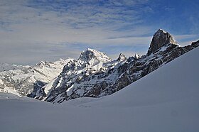 Vue de la Dent Favre à droite de l'image