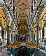 Early English Gothic – Clustered columns in Salisbury Cathedral (13th century)