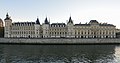 Conciergerie, à 2,2 km.