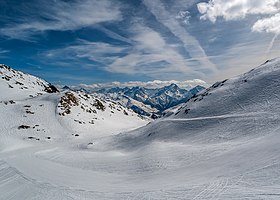 Le site enneigé du glacier en mars 2014.