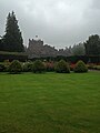 Le château vu depuis les jardins.