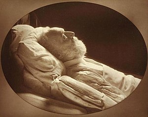 צילום פוסט-מורטם של הסופר והמשורר הצרפתי ויקטור הוגו, מעשי ידיו של הצלם הנודע נדאר.