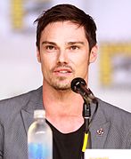 Jay Ryan interprète Vincent Keller