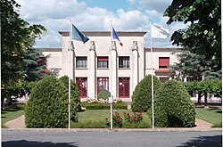 Façade et jardin d'honneur de l'école de la Juncasse, Toulouse.