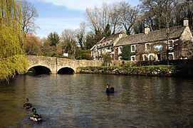 Le Swan Hotel en bordure de la Coln à Bibury.