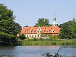 Toppeladugårds slott i Genarps socken i Skåne.