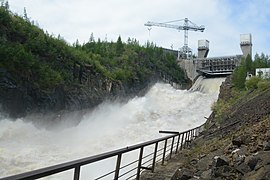 Déversoir en période de crue