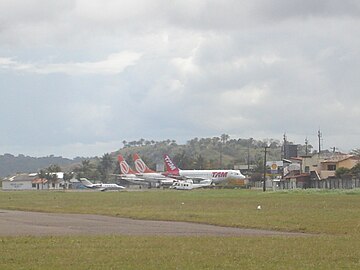 Vista do terminal do aeroporto em 2008