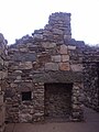 Interior de las ruinas de la cabaña.