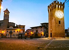 Veduta della Torre in Piazza Sacconi