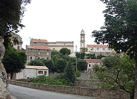 Poggio-di-Nazza, seen from the road up to the hamlet of Abbazia