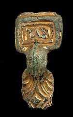 Square-headed brooch