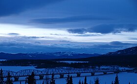 Teslin ao entardecer.