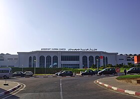 Façade de l'aéroport.