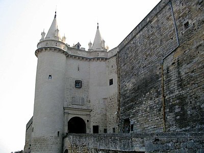 Châtelet d'entrée du château de Grignan