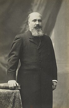 Víctor Manuel Rendón at the 1900 world's fair held in Paris, France.