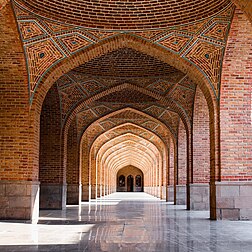 Arcades de la mosquée bleue de Tabriz. (définition réelle 4 000 × 4 000)