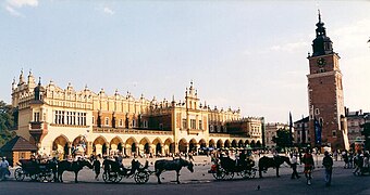 El Sukiennice y la Torre del Ayuntamiento