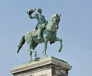 La statue équestre de Guillaume II, roi des Pays-Bas, duc de Limbourg et grand-duc de Luxembourg, à Luxembourg. (définition réelle 3 303 × 2 717)