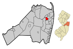 Location of Shrewsbury in Monmouth County highlighted in red (left). Inset map: Location of Monmouth County in New Jersey highlighted in orange (right).