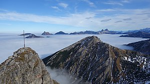 19. Platz: Sicarius86 mit Gipfelkreuz am Ponten im FFH Allgäuer Alpen oberhalb der tiefhängenden Wolkendecke