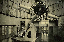 Configuration de la Table équatoriale en 1932 avec la lunette de 32 cm et le coronographe de Lyot.