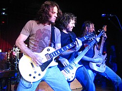 Winger pada Maret 2007. L–R: John Roth, Kip Winger, Reb Beach. (Photo oleh Rick Audet)