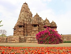 Indian architecture: The Kandariya Mahadeva Temple (Khajuraho, Madhya Pradesh, India), c. 1030