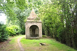 Oratoire et fontaine du XVe siècle.