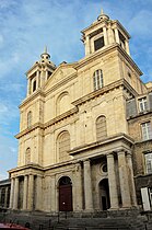 Le porche de la basilique.