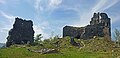 Ringmauerrest und Wohnturmruine der Kernburg, Blick nach Westen