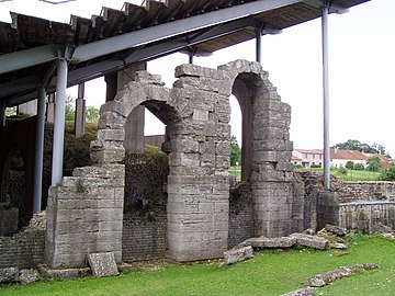 Arcades subsistantes de la façade nord.