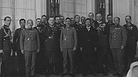 参謀本部員としてワルシャワ訪問時の冨永（左から3人目）。中央が松井石根中将