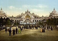 Le Palais de l'électricité et le Château d'eau, à l'Exposition universelle de 1900, Paris, France.