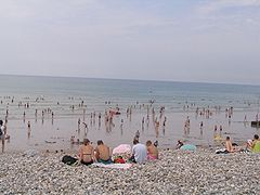 La plage de Mers à marée basse : le sable se découvre.