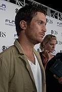 Oliver Hudson interprète Jeff Fordham.