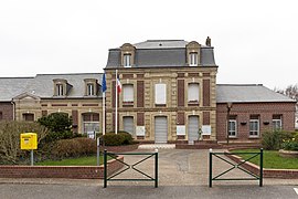 The town hall and school in Beuzevillette